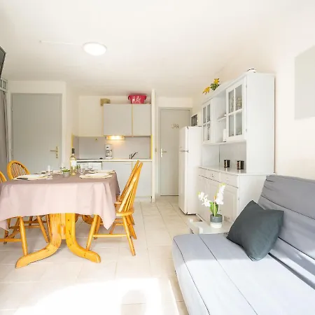 Apartment Les Mas De La Mer-1 By Interhome